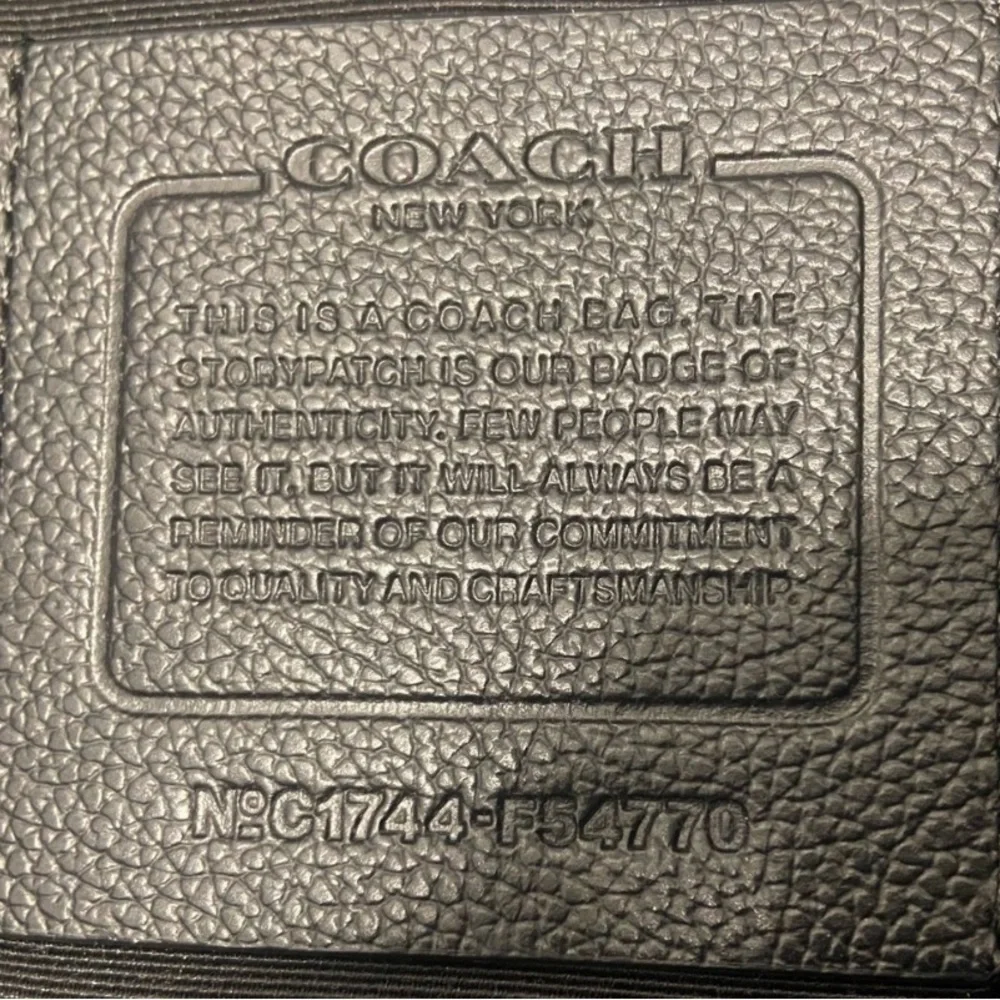 (Unistyle) NWOT Coach Black Leather Charles Pack - Picture 4 of 8